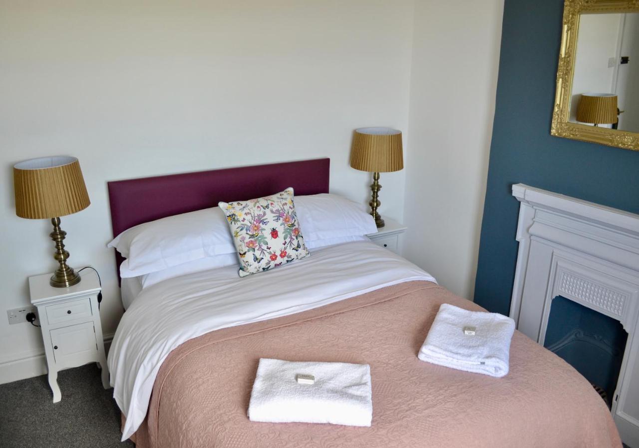 The Nags Head Hotell Lyme Regis Exteriör bild