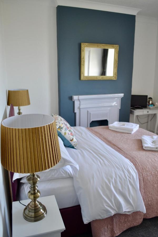 The Nags Head Hotell Lyme Regis Exteriör bild