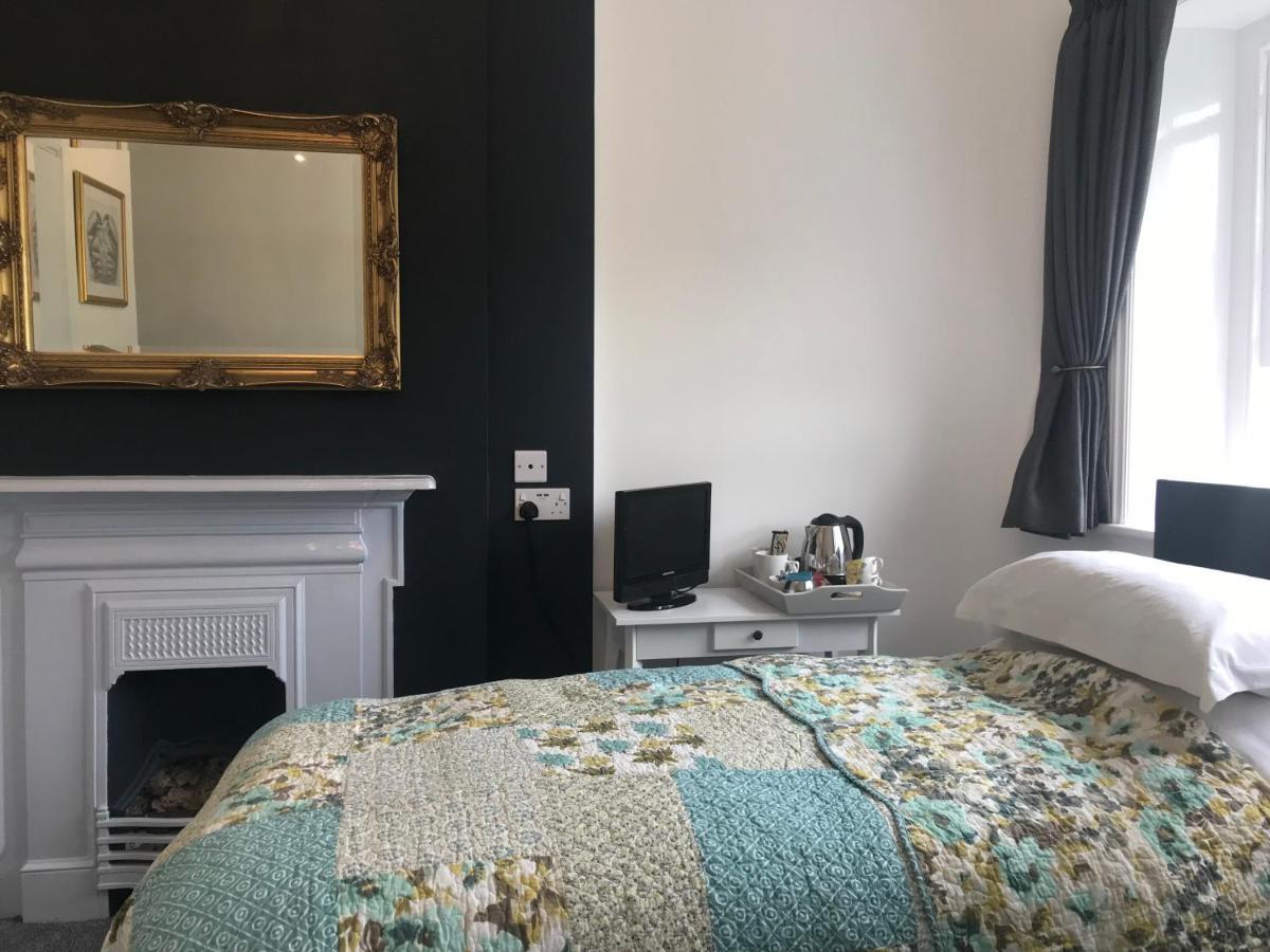 The Nags Head Hotell Lyme Regis Exteriör bild